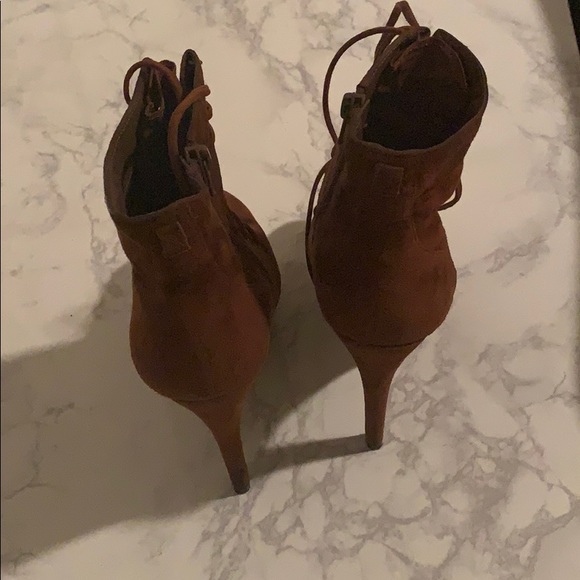 Boots - Picture 3 of 3